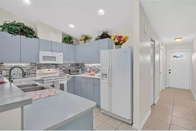 2420/2422 S Vernon, Fort Myers, FL 33913 - Photo 32