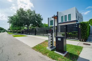 9330 SW 34th, Miami, FL 33165 - Photo 8