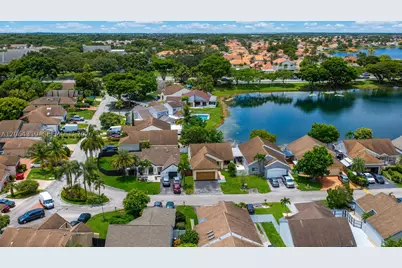 18772 NW 80th, Hialeah, FL 33015 - Photo 38