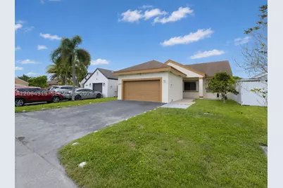 18772 NW 80th, Hialeah, FL 33015 - Photo 14