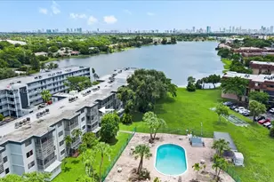 447 NE 195 Th, Miami, FL 33179 - Photo 16