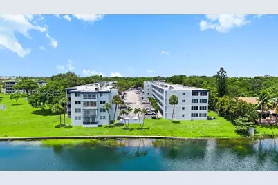 447 NE 195 Th #414, Miami, FL 33179 - Photo 18