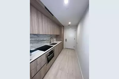 77 SE 5th #1704, Miami, FL 33131 - Photo 6