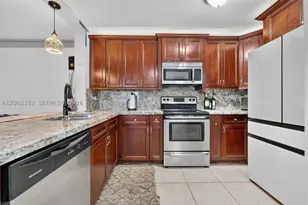 3007 N Oakland Forest, Oakland Park, FL 33309 - Photo 2
