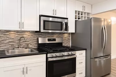 20311 NE 2nd #15, Miami, FL 33179 - Photo 4