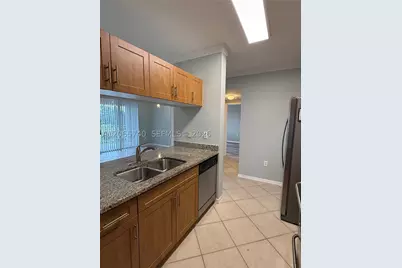 6482 Emerald Dunes #303, West Palm Beach, FL 33411 - Photo 8