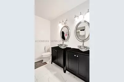 2999 Lakewood, Hollywood, FL 33021 - Photo 14