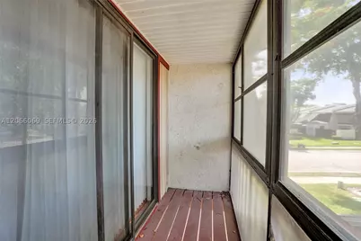 2999 Lakewood, Hollywood, FL 33021 - Photo 18