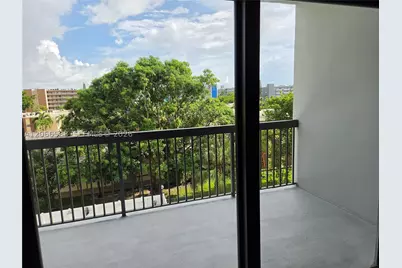 [Address not provided], Hallandale Beach, FL 33009 - Photo 4