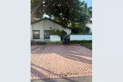 17919 NW 66th, Hialeah, FL 33015 - Photo 2