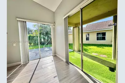 825 Falling Water, Weston, FL 33326 - Photo 10