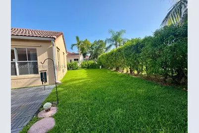 825 Falling Water, Weston, FL 33326 - Photo 2