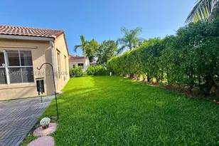 825 Falling Water, Weston, FL 33326 - Photo 2