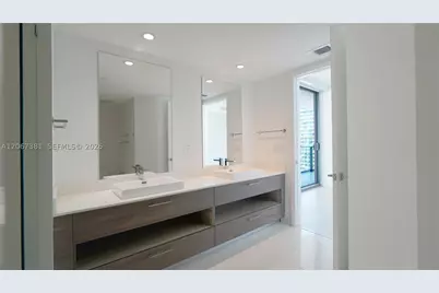 1300 S Miami #2610, Miami, FL 33130 - Photo 16