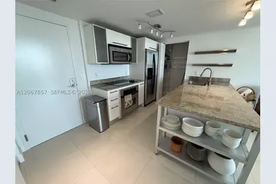 185 SW 7th #4010, Miami, FL 33130 - Photo 6