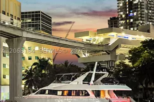 31 SE 5th, Miami, FL 33131 - Photo 22