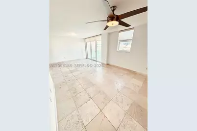 31 SE 5th #902, Miami, FL 33131 - Photo 4