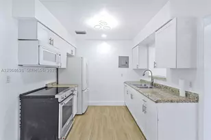 1854 Lauderdale Manor, Fort Lauderdale, FL 33311 - Photo 14