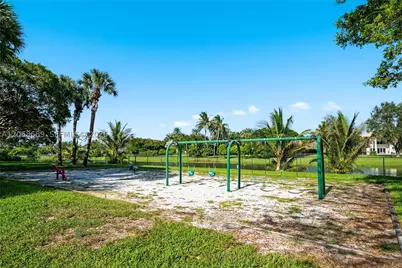 10660 SW 44th, Davie, FL 33328 - Photo 52