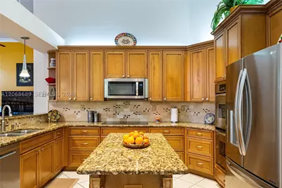 10660 SW 44th, Davie, FL 33328 - Photo 18