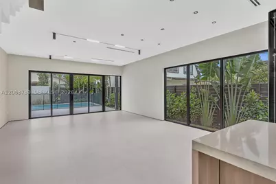 2222 SW 14th #right, Miami, FL 33145 - Photo 18