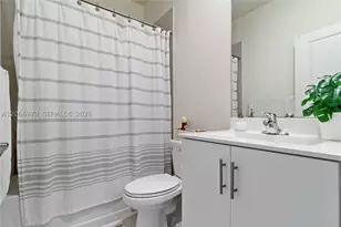 11410 W 34th, Hialeah, FL 33018 - Photo 12