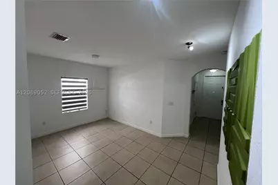 2410 NE 4th #2410, Homestead, FL 33033 - Photo 4