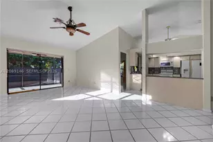 15821 Huntridge, Davie, FL 33331 - Photo 8