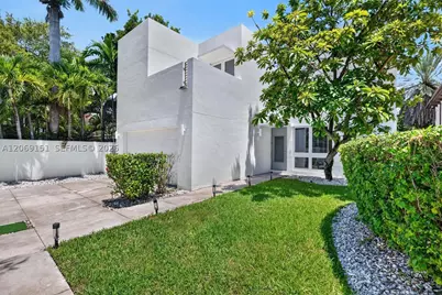 745 SW 22nd, Miami, FL 33129 - Photo 2