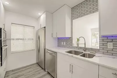 638 SW 5th #A, Fort Lauderdale, FL 33315 - Photo 2