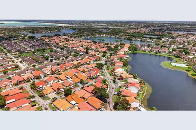 18847 NW 83rd, Hialeah, FL 33015 - Photo 38