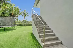 19231 NE 22nd, Miami, FL 33180 - Photo 28