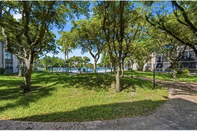661 NE 195th #104, Miami, FL 33179 - Photo 30
