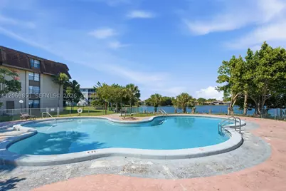 661 NE 195th #104, Miami, FL 33179 - Photo 32