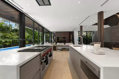6015 N Bay, Miami Beach, FL 33140 - Photo 10