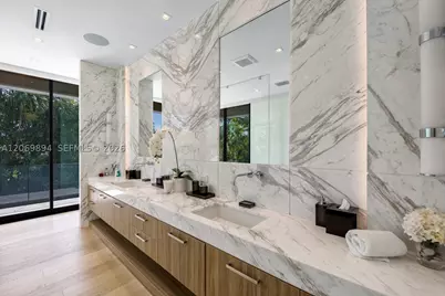 6015 N Bay, Miami Beach, FL 33140 - Photo 22