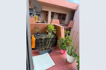 1630 W 46th #504C, Hialeah, FL 33012 - Photo 8