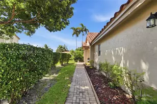 10852 Cypress Glen, Coral Springs, FL 33071 - Photo 44