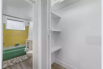 2250 Bay #7, Miami Beach, FL 33141 - Photo 12