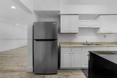 2250 Bay #7, Miami Beach, FL 33141 - Photo 16