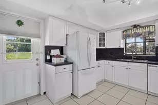 7844 Beechfern, Tamarac, FL 33321 - Photo 20