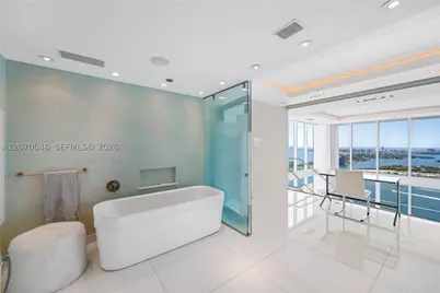 1040 Biscayne #4403, Miami, FL 33132 - Photo 28