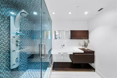 1040 Biscayne #4403, Miami, FL 33132 - Photo 38
