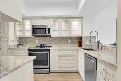 2880 NE 14th St #311, Pompano Beach, FL 33062 - Photo 4