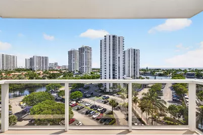 3731 N Country Club #1023, Aventura, FL 33180 - Photo 30