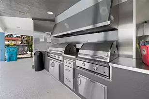 811 S Hollybrook, Pembroke Pines, FL 33025 - Photo 30