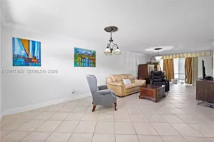 811 S Hollybrook, Pembroke Pines, FL 33025 - Photo 4