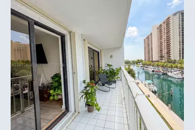 1650 NE 115th #403, Miami, FL 33181 - Photo 4