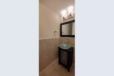 200 SE 15th #5H, Miami, FL 33129 - Photo 4
