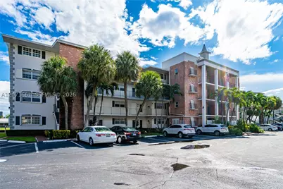455 Paradisee Isle #106, Hallandale, FL 33009 - Photo 2